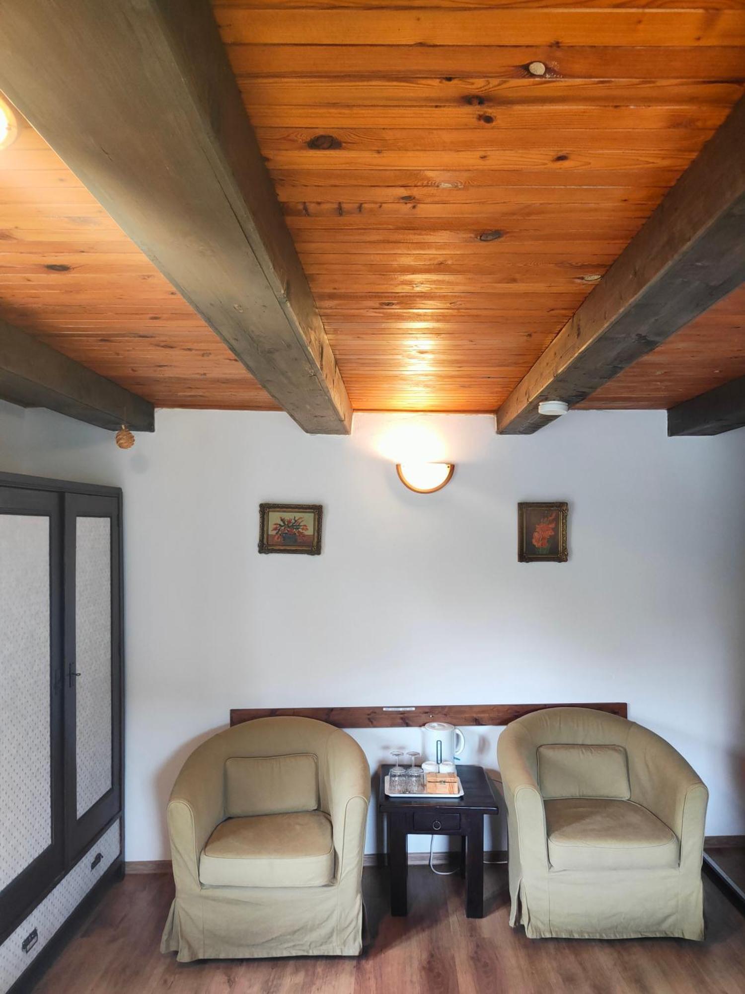 Bed And Breakfast Tvrz Velká Bukovina Eksteriør billede