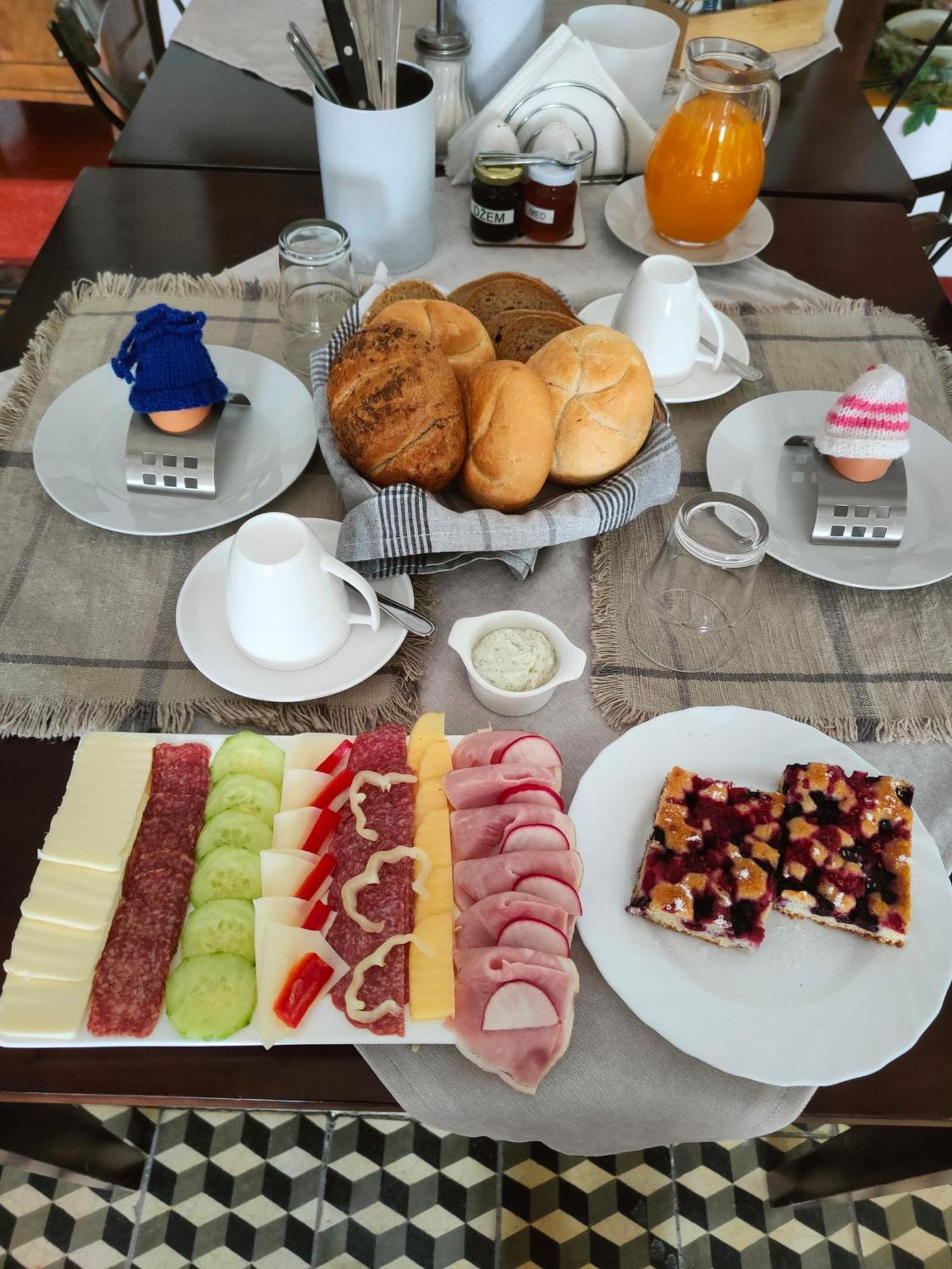 Bed And Breakfast Tvrz Velká Bukovina Eksteriør billede