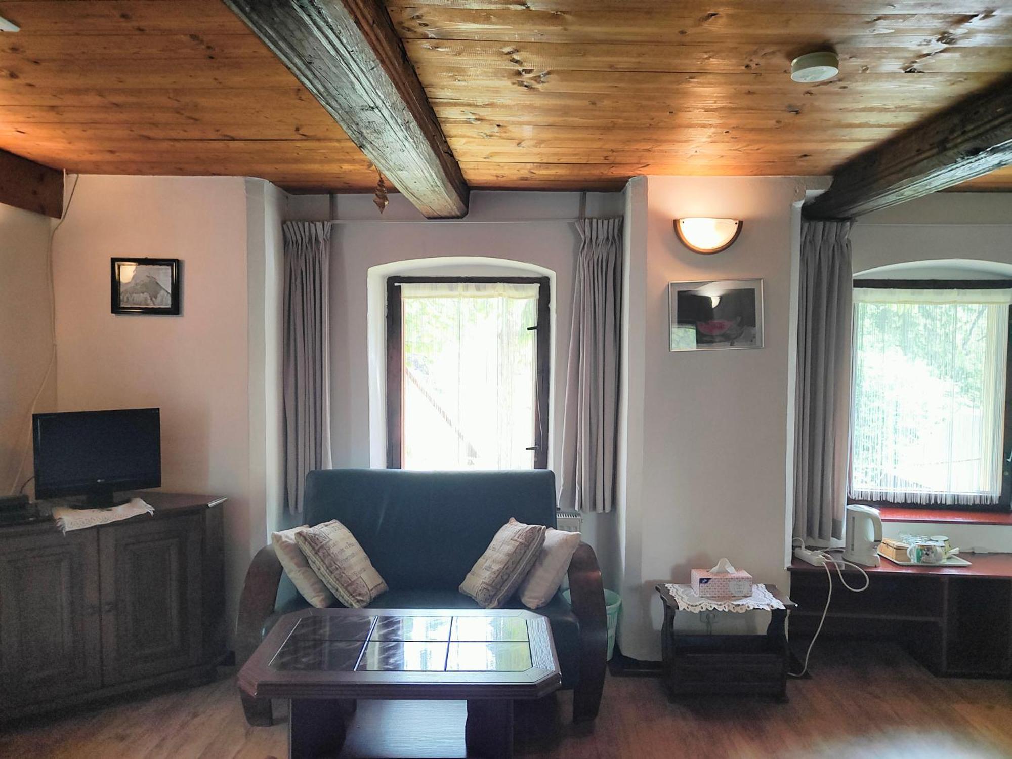 Bed And Breakfast Tvrz Velká Bukovina Eksteriør billede