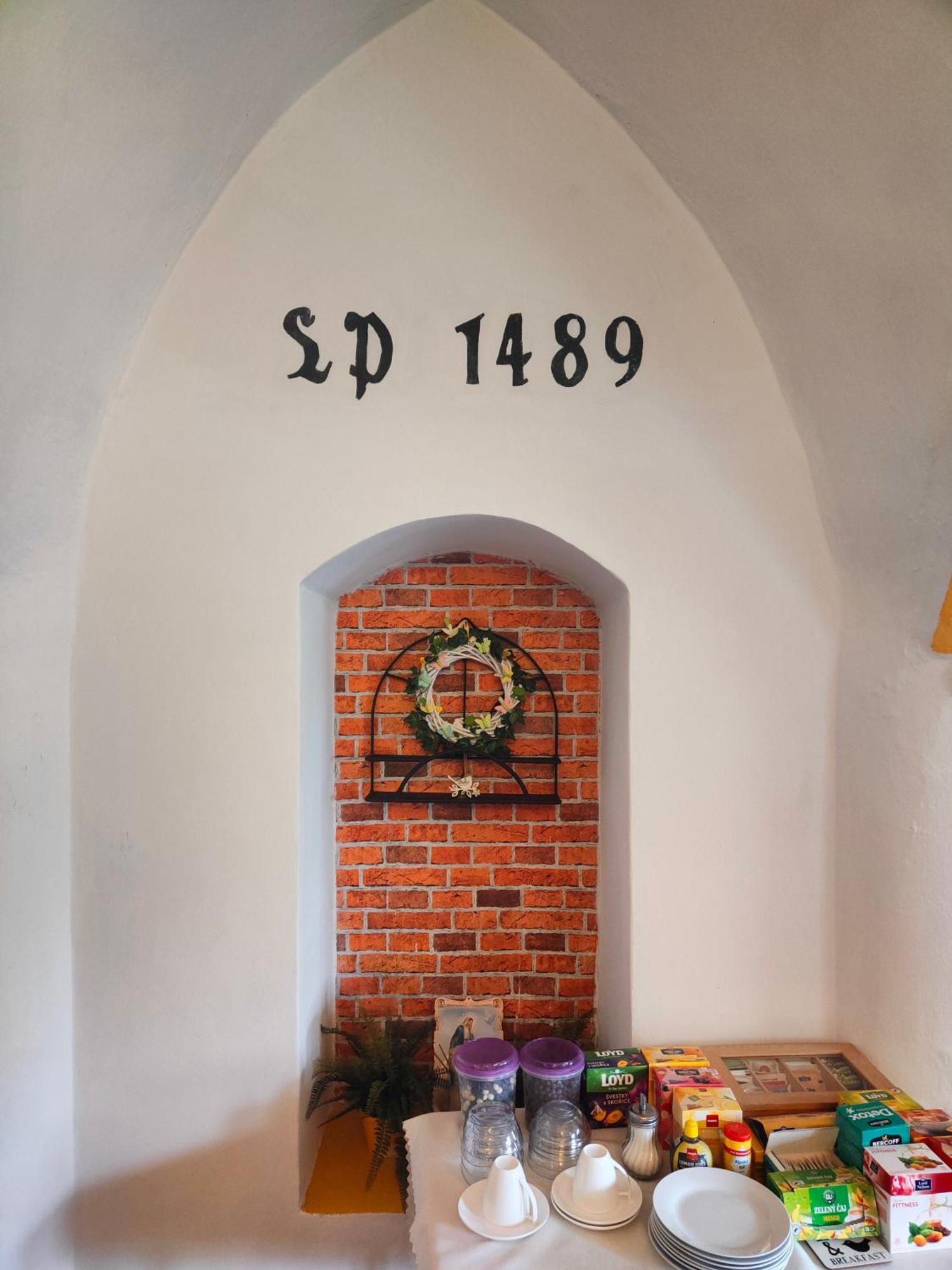 Bed And Breakfast Tvrz Velká Bukovina Eksteriør billede