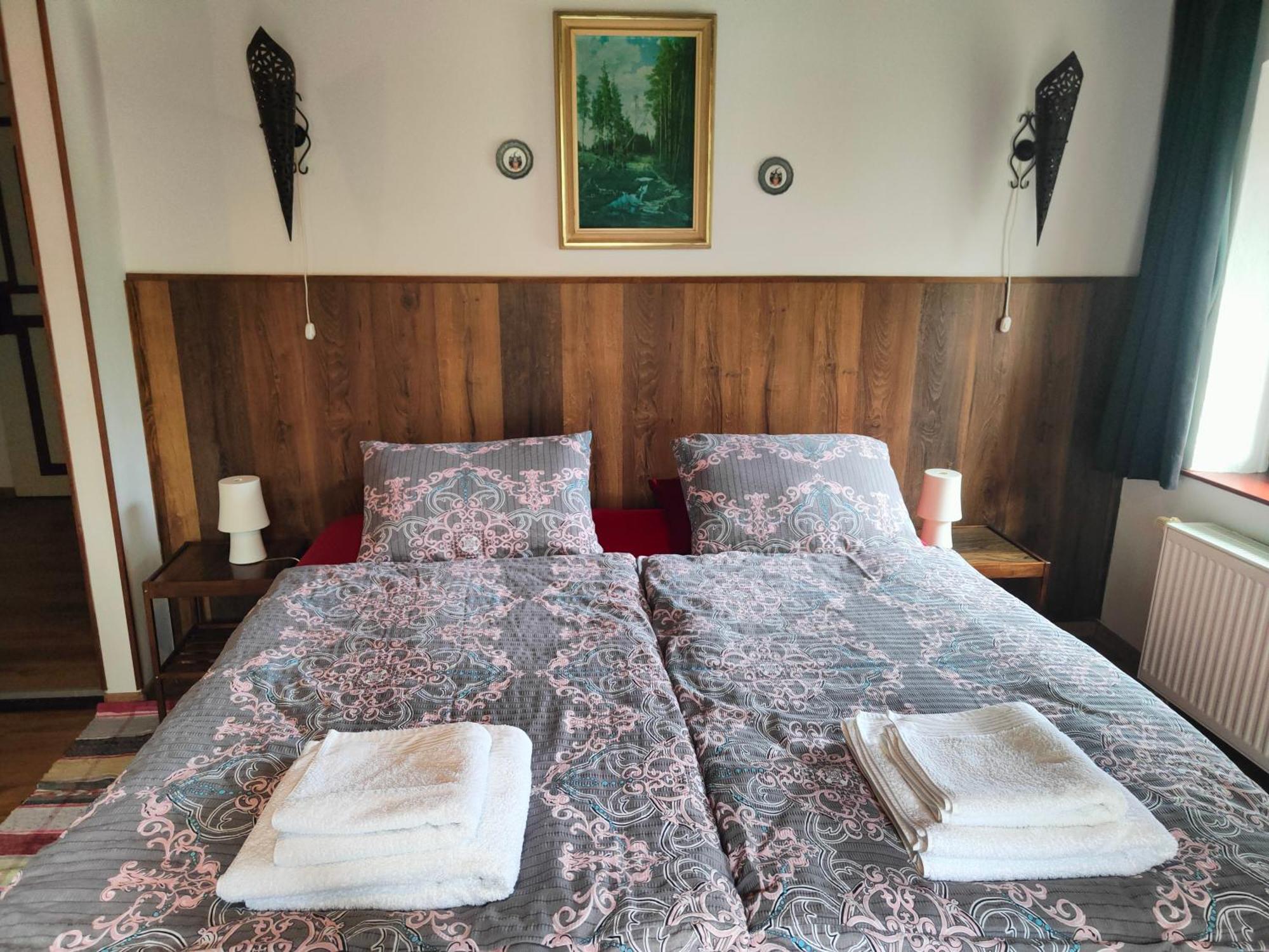 Bed And Breakfast Tvrz Velká Bukovina Eksteriør billede