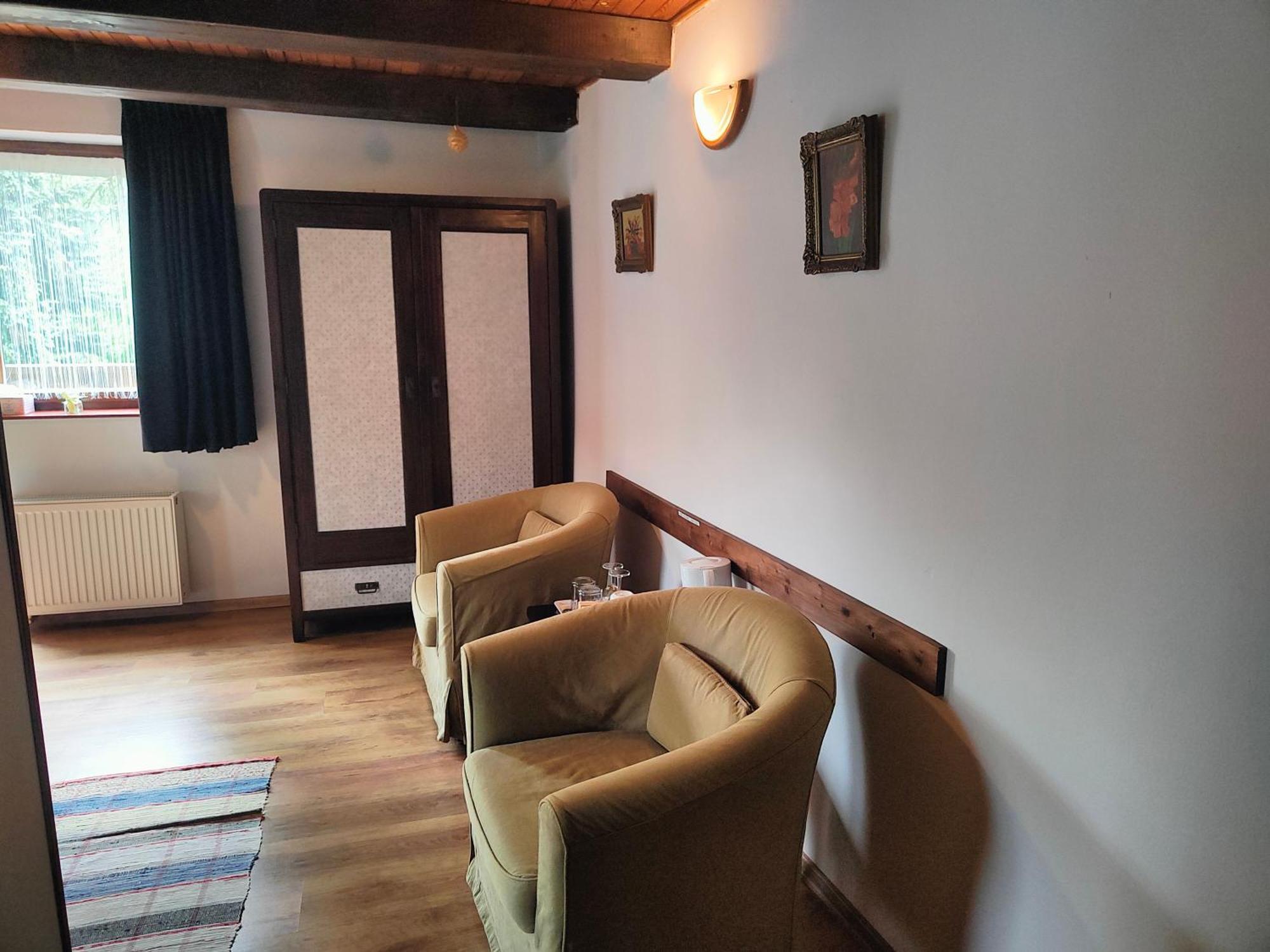Bed And Breakfast Tvrz Velká Bukovina Eksteriør billede